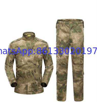 Camouflage Combat Uniform with Breathable and Water Repellent Fabric